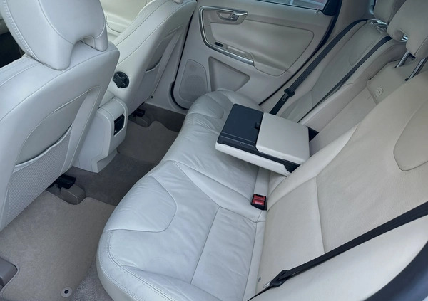 Volvo XC 60 cena 61500 przebieg: 123492, rok produkcji 2012 z Lublin małe 191